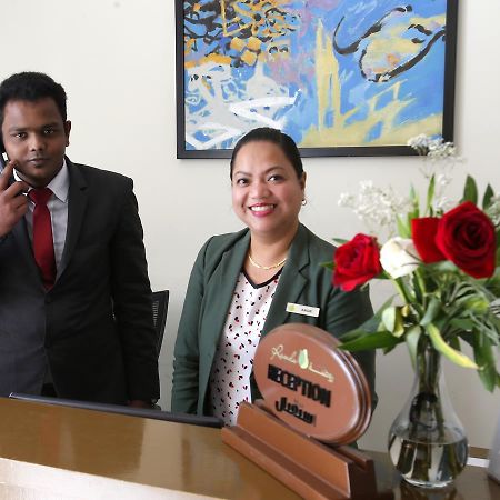 Rawda Hotel Доха Екстериор снимка