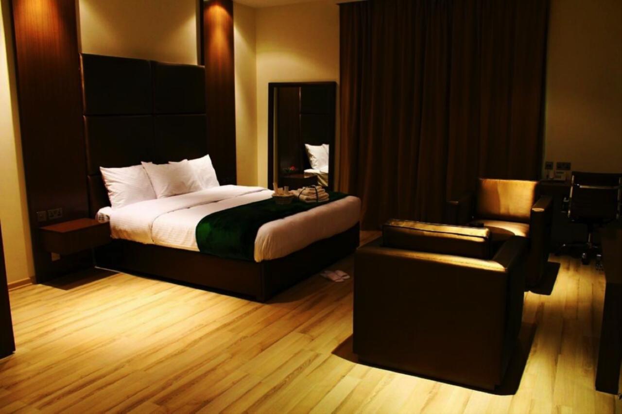 Rawda Hotel Доха Екстериор снимка
