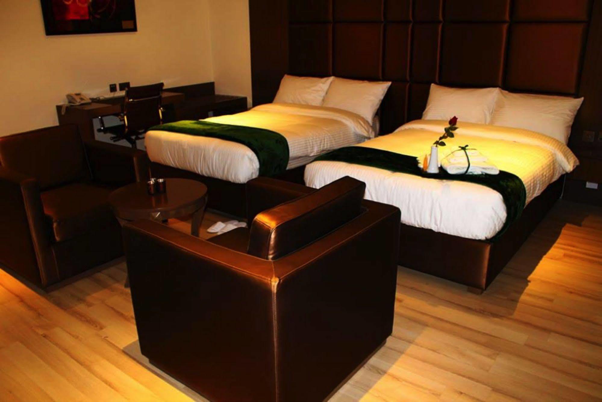 Rawda Hotel Доха Екстериор снимка