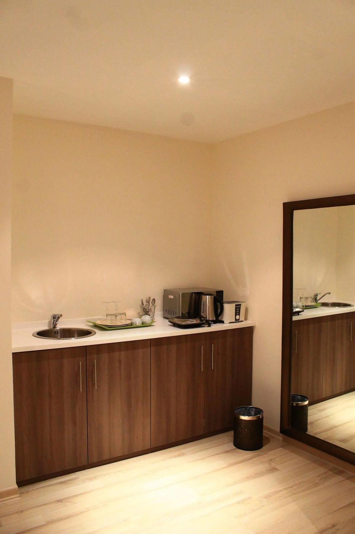 Rawda Hotel Доха Екстериор снимка